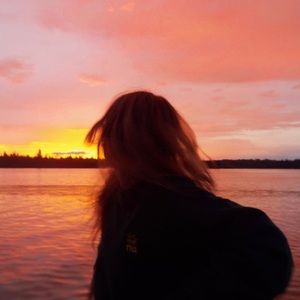 Meet your Posher, Alyx